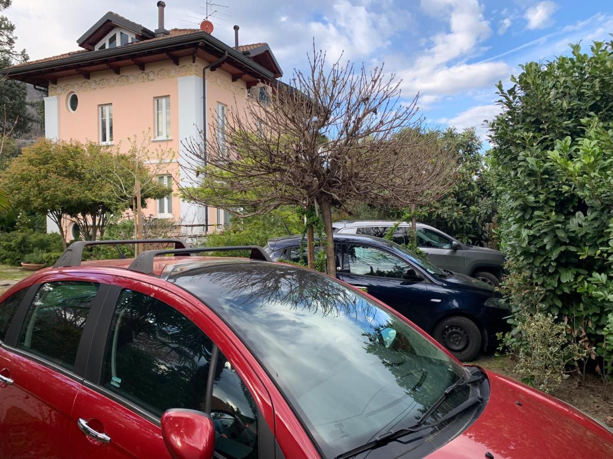 Casabella-Lago Maggiore Lesa Buitenkant foto
